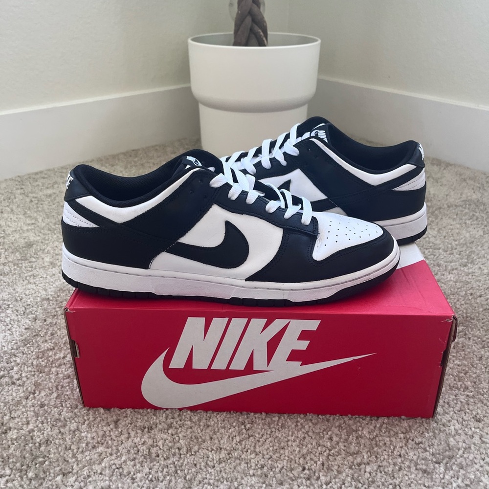 Nike Panda dunks size 12
